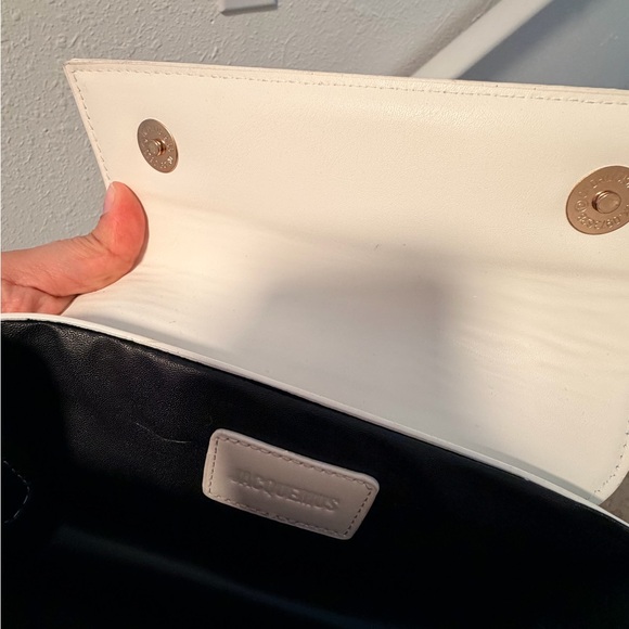 Jacquemus White Mini Handle Bag - Chic Women’s Shoulder Purse - Picture 3 of 4